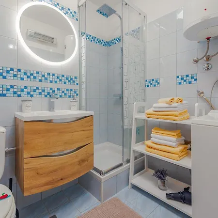 Awesome In With Kitchen Apartman *