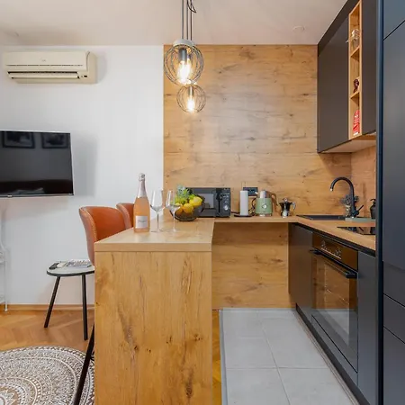 Lägenhet Awesome In With Kitchen Zadar